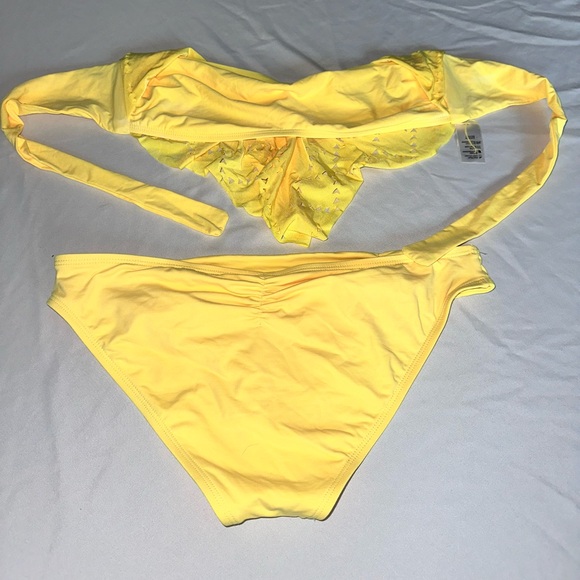L Space Bikini Two Piece Swimsuit Bandeau Style Size Large.Excellent Condition. - Picture 2 of 3